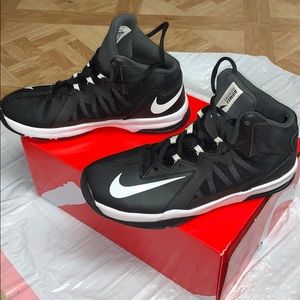 Nike men’s air max stutter step 2’s (5y/6.5woman)